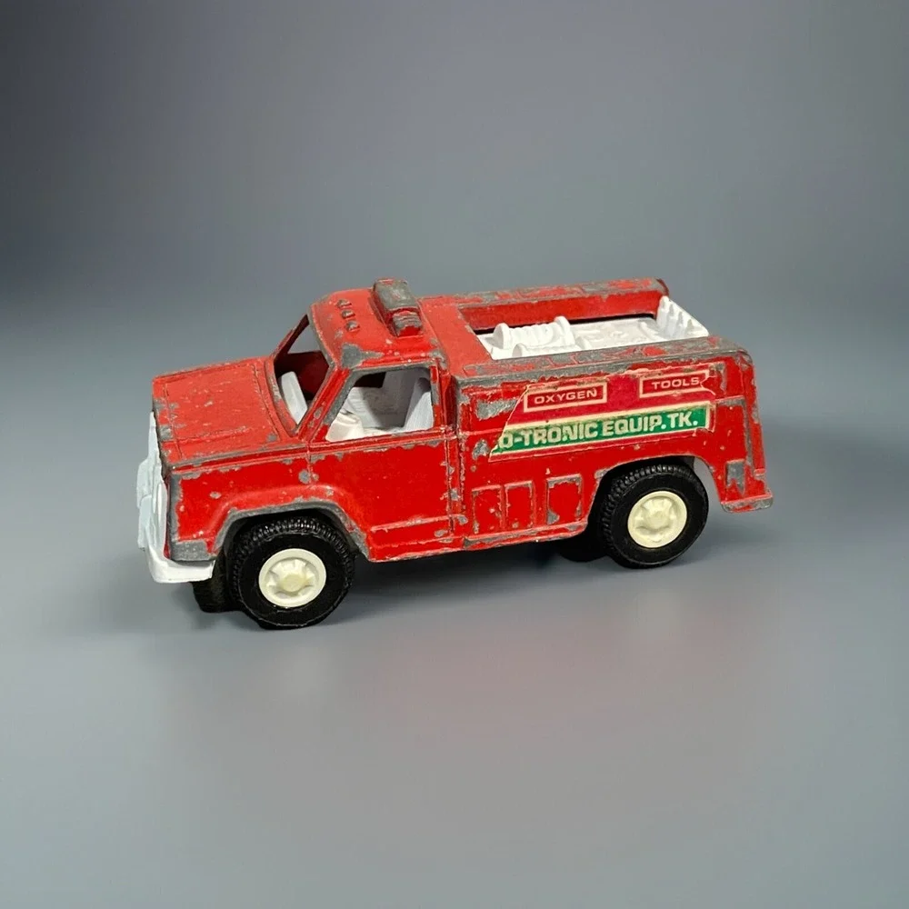 VTG 70's Tootsie Toy Bio-tonic Equipment‎ Red Fire Engine Tank